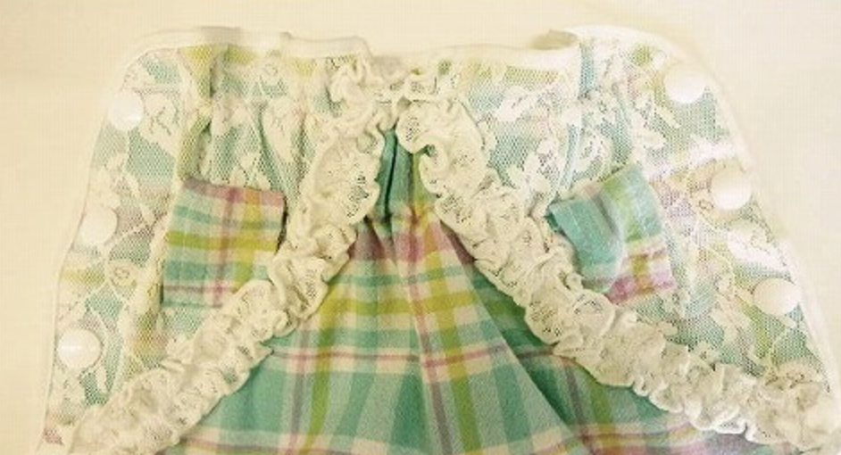 オムツカバー前面レース